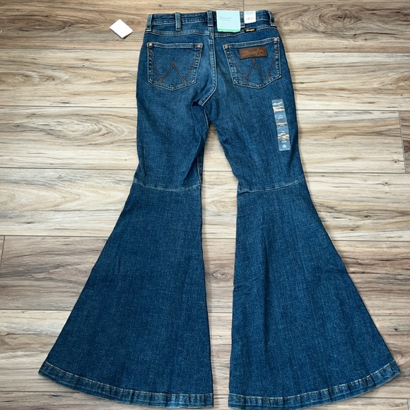 Wrangler Women's Flare Jeans - Dark Blue - Picture 5 of 10